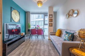 Stylish 2 bedroom City Centre Apartment with Free Convenient Bullring , Grand Central Parking